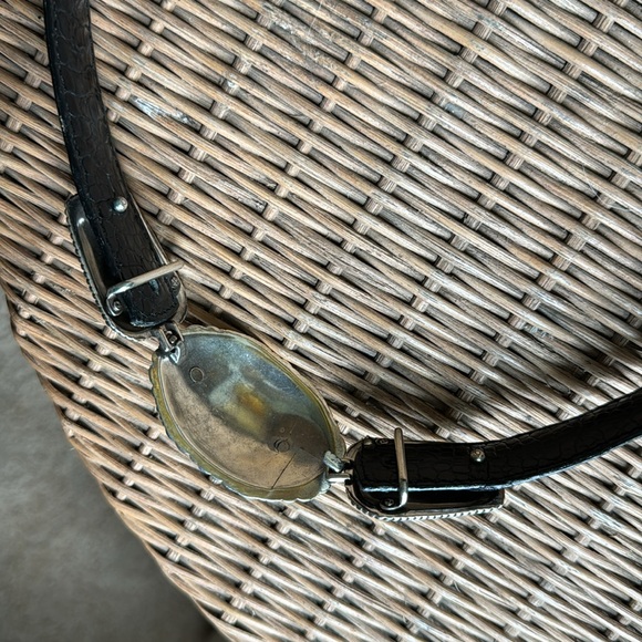 2 belts in 1! - Brighton vintage reversible black/brown belt (small-28”). - Picture 9 of 12